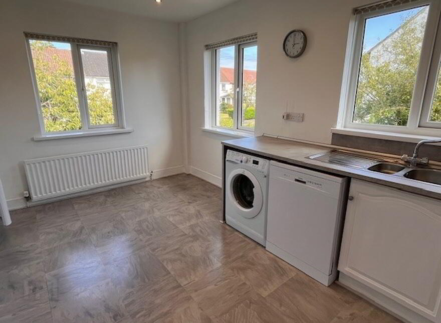 34 Lestannon Avenue, Whitehead, Carrickfergus, BT38 9NN
