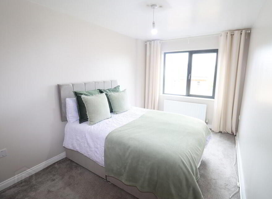 Apt 31, 9 Brown Square, Belfast, BT13 2BW