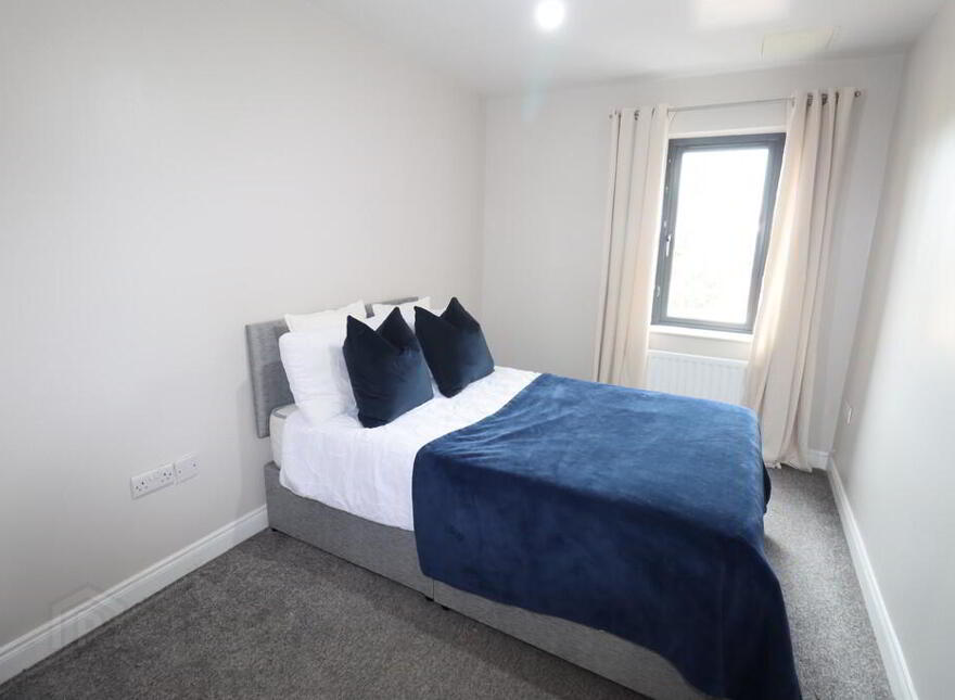 Apt 31, 9 Brown Square, Belfast, BT13 2BW