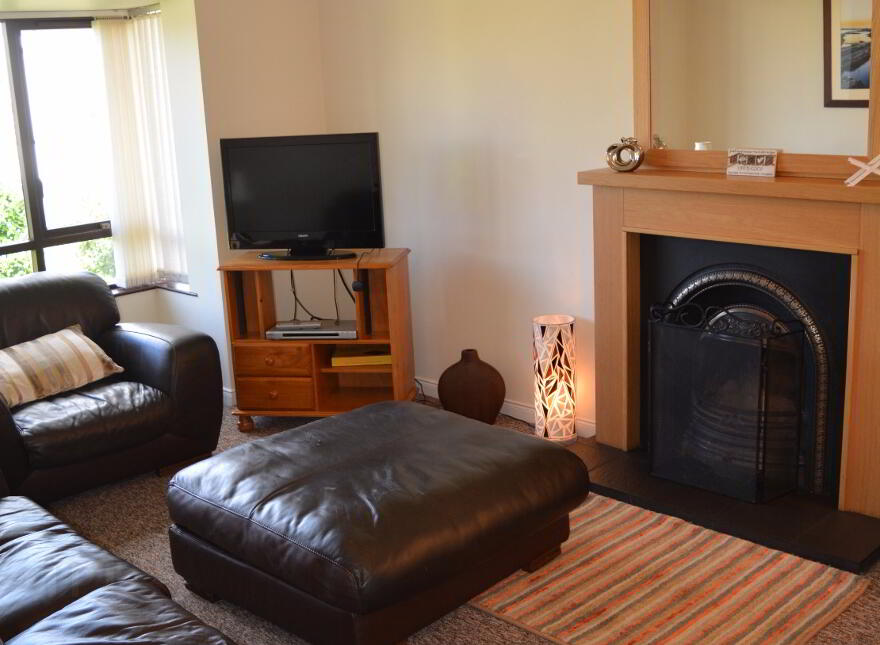STUDENT LET, 2 Coachmans Court, Double Room Available, Portstewart, BT55 7FA