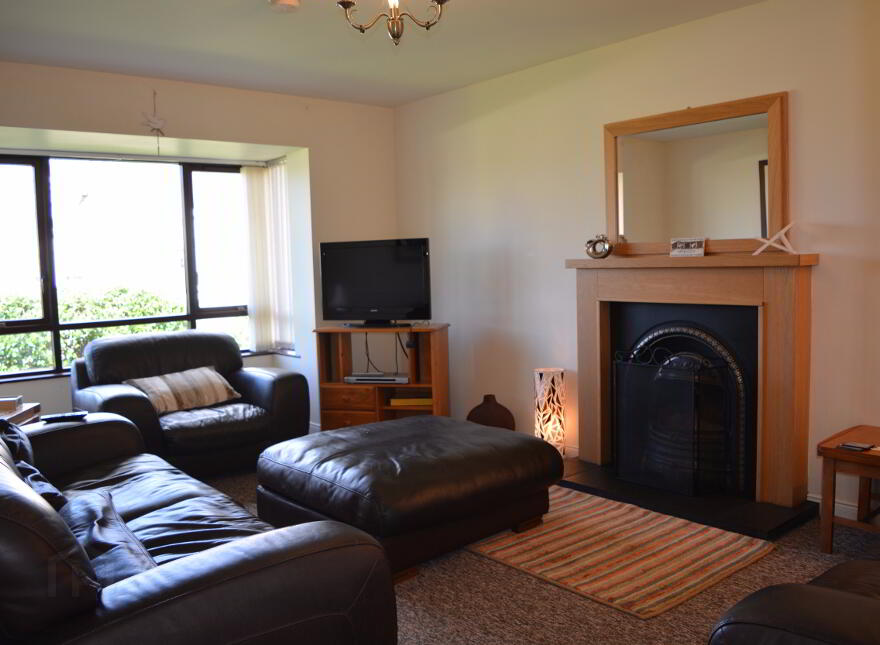 STUDENT LET, 2 Coachmans Court, Double Room Available, Portstewart, BT55 7FA