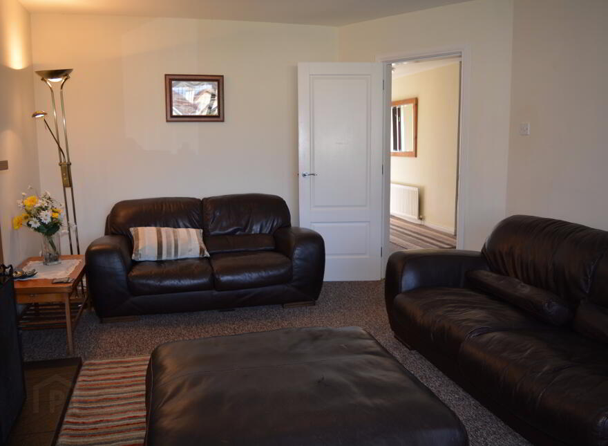 STUDENT LET, 2 Coachmans Court, Double Room Available, Portstewart, BT55 7FA