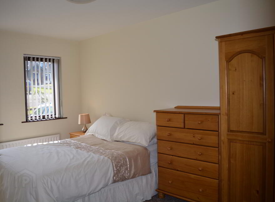 STUDENT LET, 2 Coachmans Court, Double Room Available, Portstewart, BT55 7FA