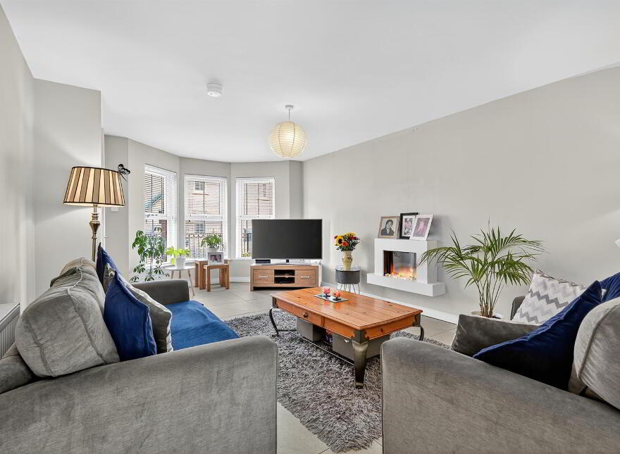8 Broadway Link, Belfast, BT12 6EX