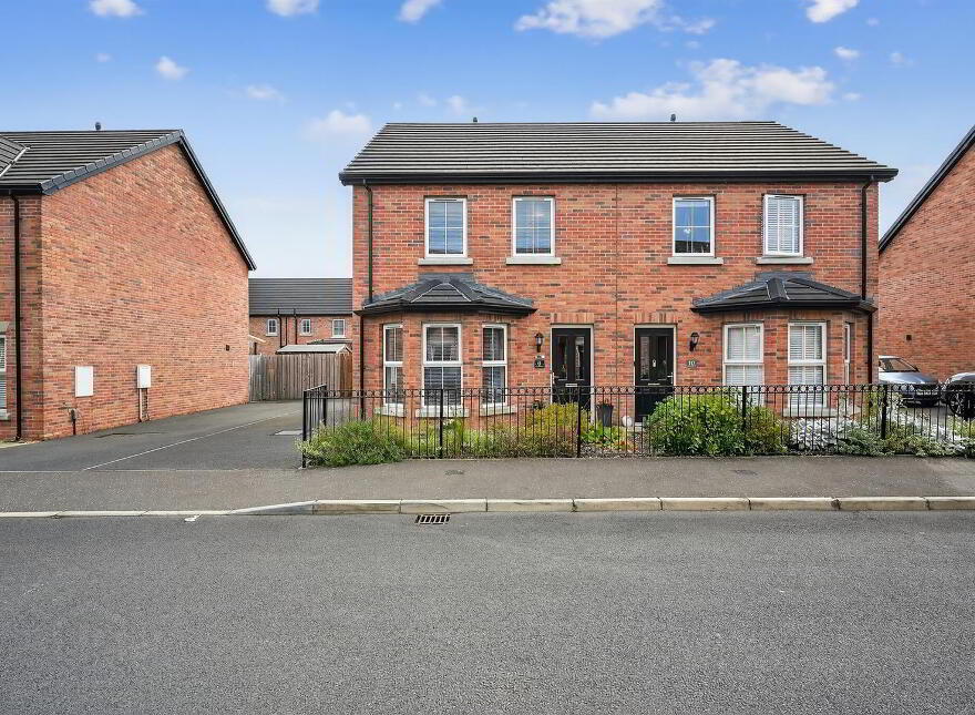 8 Broadway Link, Belfast, BT12 6EX