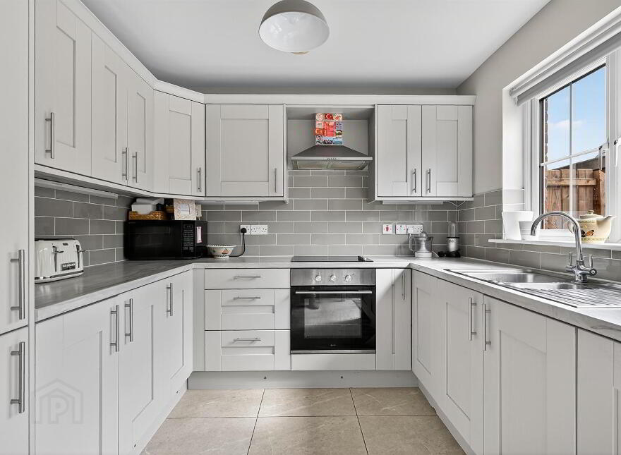 8 Broadway Link, Belfast, BT12 6EX