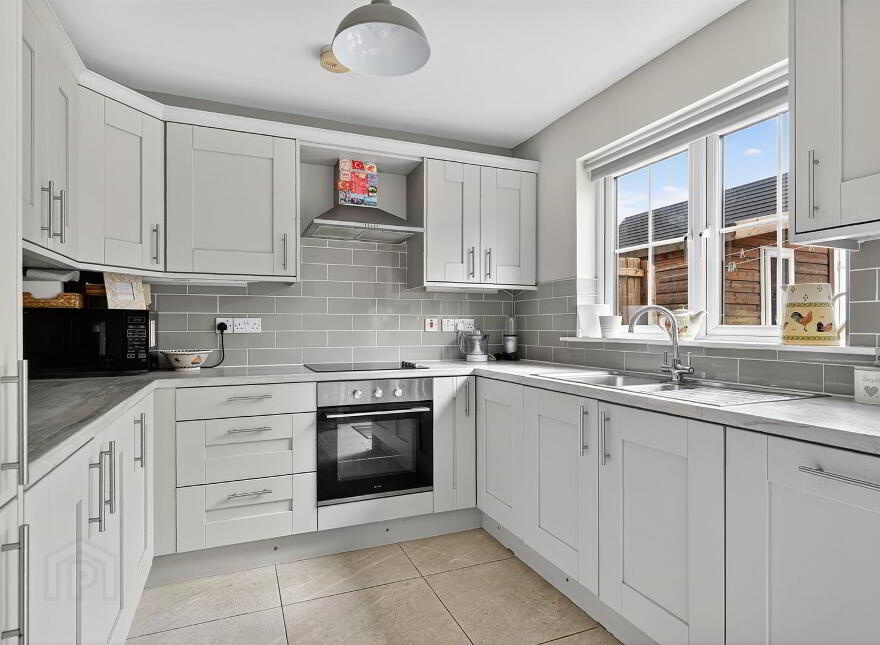 8 Broadway Link, Belfast, BT12 6EX