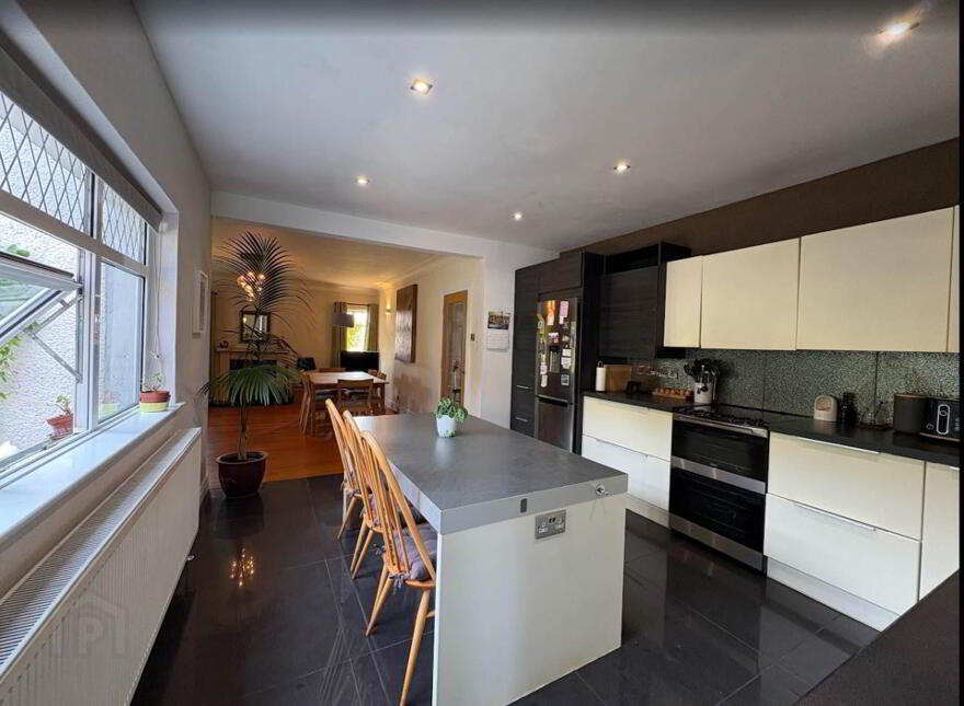 198 Derrylin Road, Enniskillen, BT92 2BA