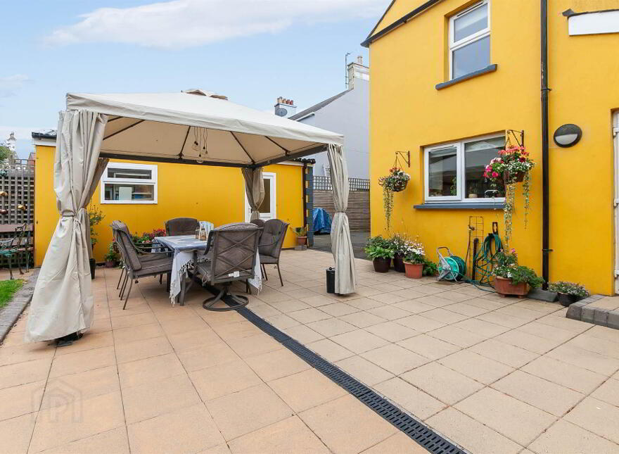 412 Upper Newtownards Road, Ballyhackamore, Belfast, BT4 3EZ