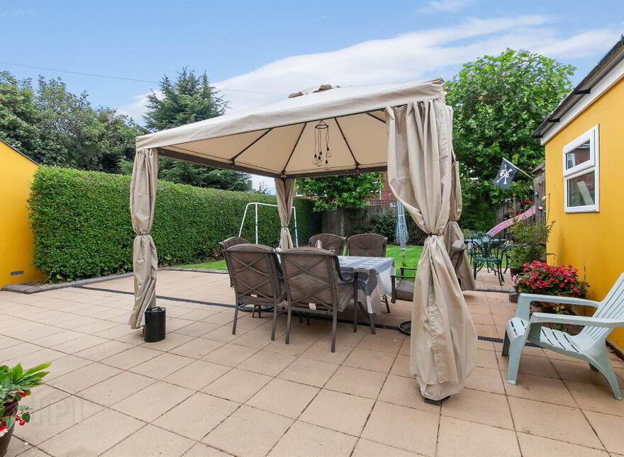 412 Upper Newtownards Road, Ballyhackamore, Belfast, BT4 3EZ