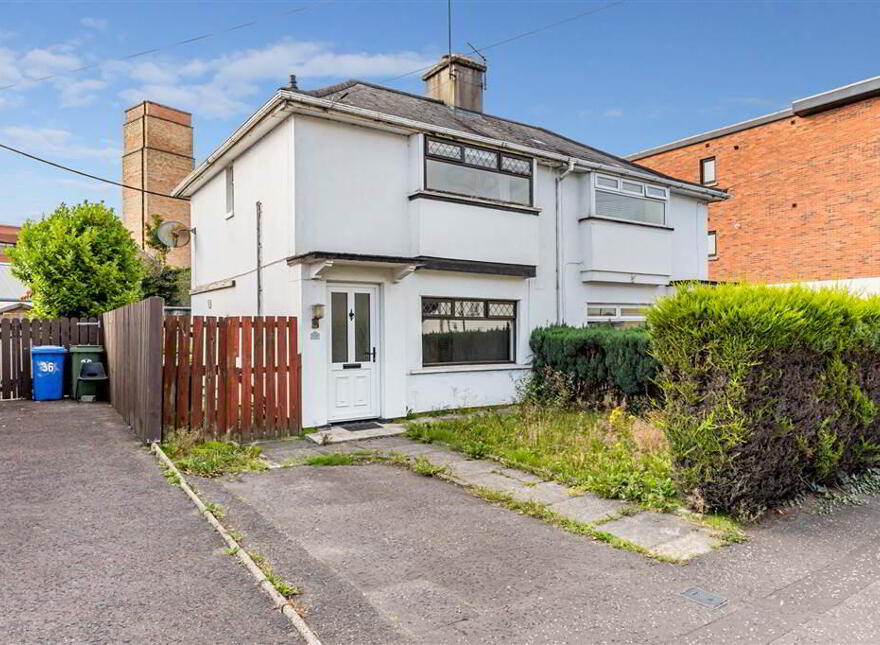 34 Wallace Avenue, Lisburn, BT27 4AE photo