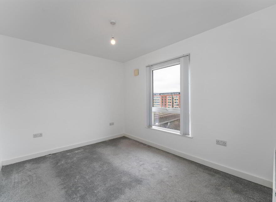 Apt 10, 35-55 Bridge End, Belfast, BT5 4AW