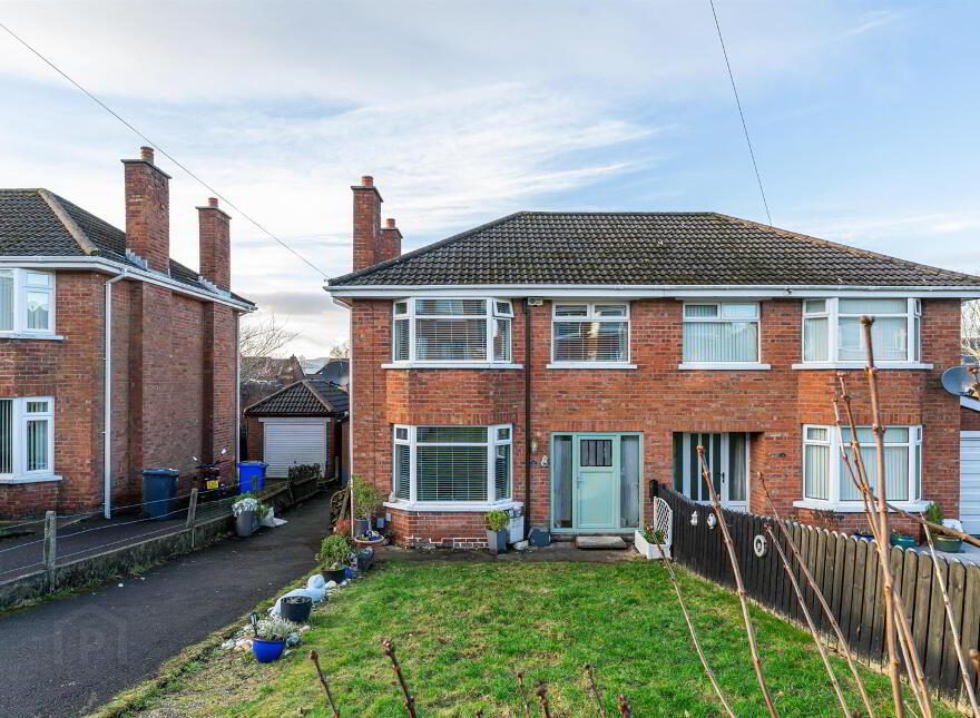 14 Glenview Gardens, Belfast, BT5 7LY