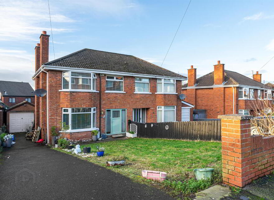 14 Glenview Gardens, Belfast, BT5 7LY