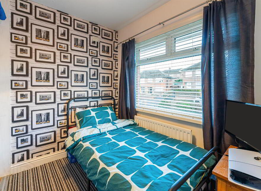 14 Glenview Gardens, Belfast, BT5 7LY