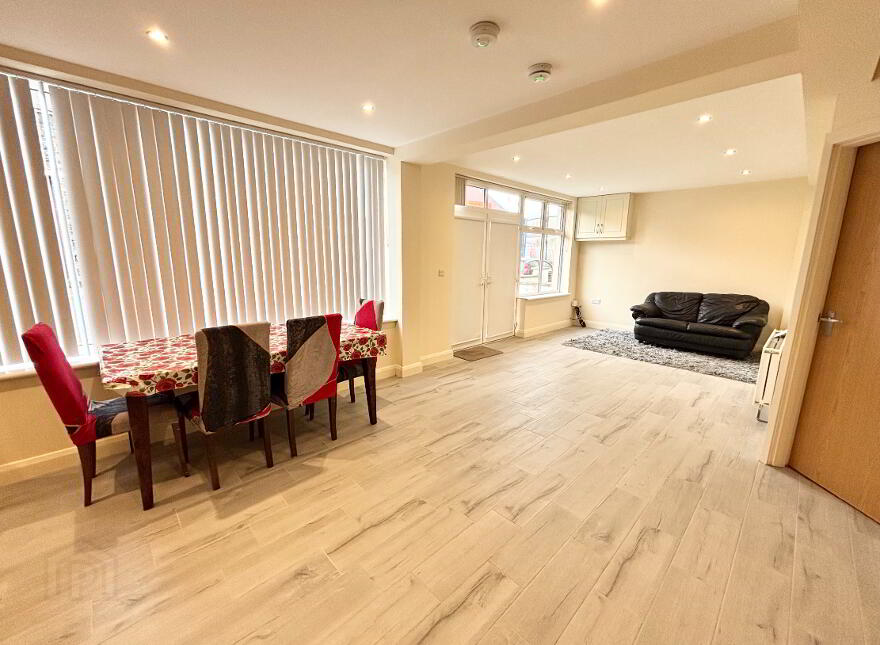 118 Queen Street, Ballymena, BT42 2BE