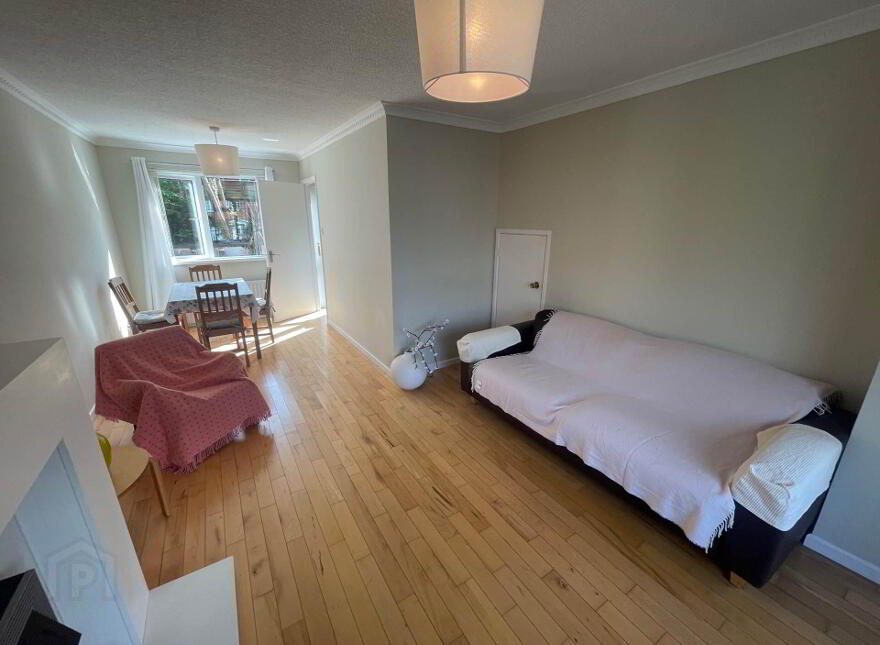 18 Beaufort Crescrent, Belfast, BT8 7UA
