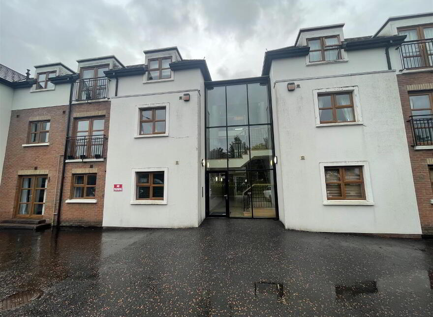 Apt 5, 230 Malone Road, Malone, Belfast, BT9 5LQ photo