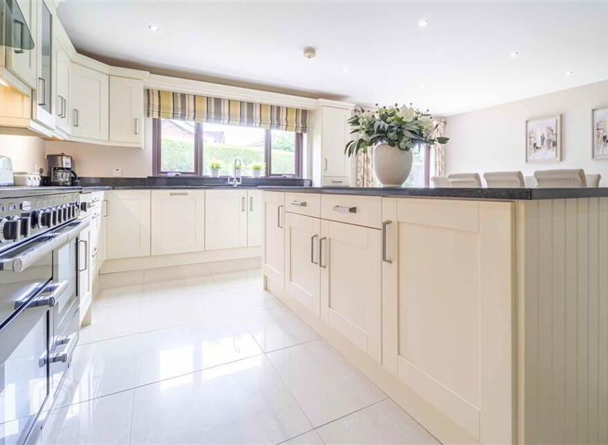26 Magheralave Court, Lisburn, BT28 3BY