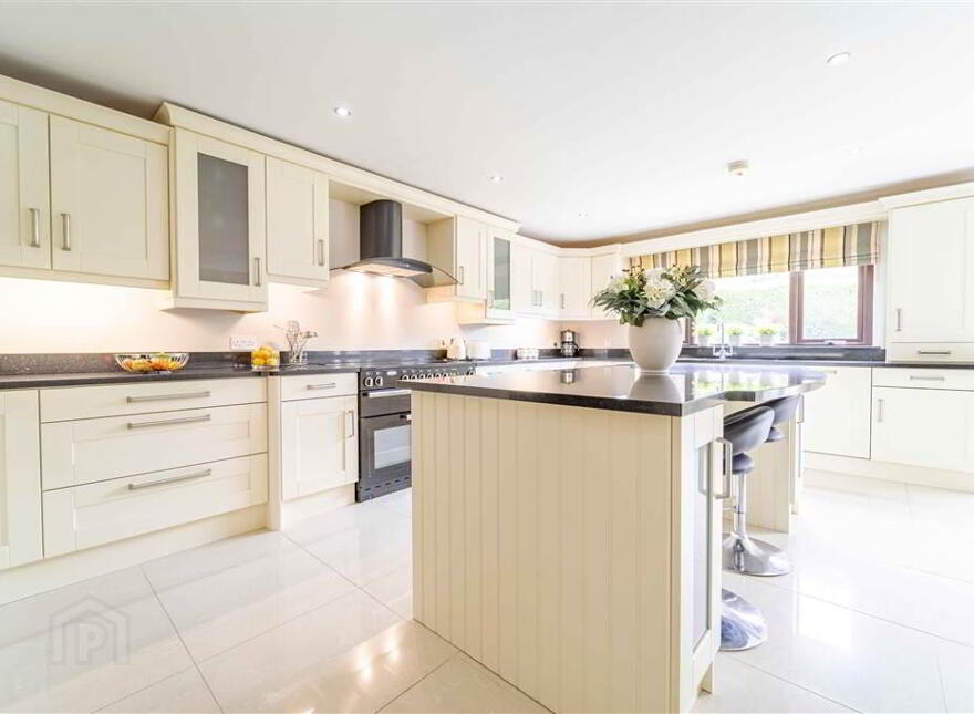 26 Magheralave Court, Lisburn, BT28 3BY