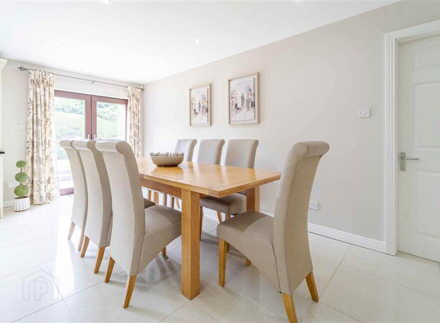26 Magheralave Court, Lisburn, BT28 3BY