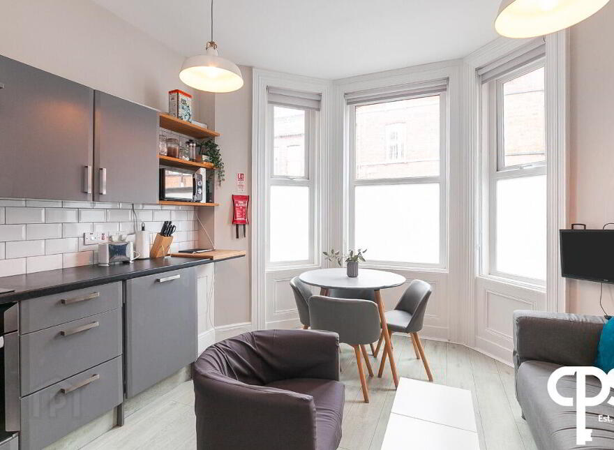 28 Wellesley Avenue, Belfast, BT9 6DG