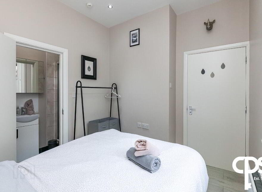 28 Wellesley Avenue, Belfast, BT9 6DG
