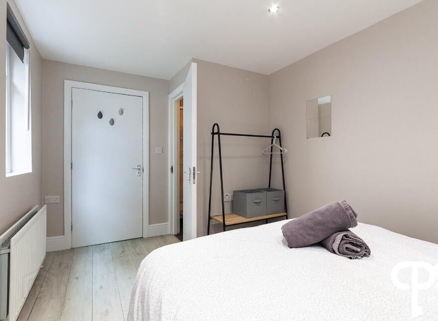 28 Wellesley Avenue, Belfast, BT9 6DG