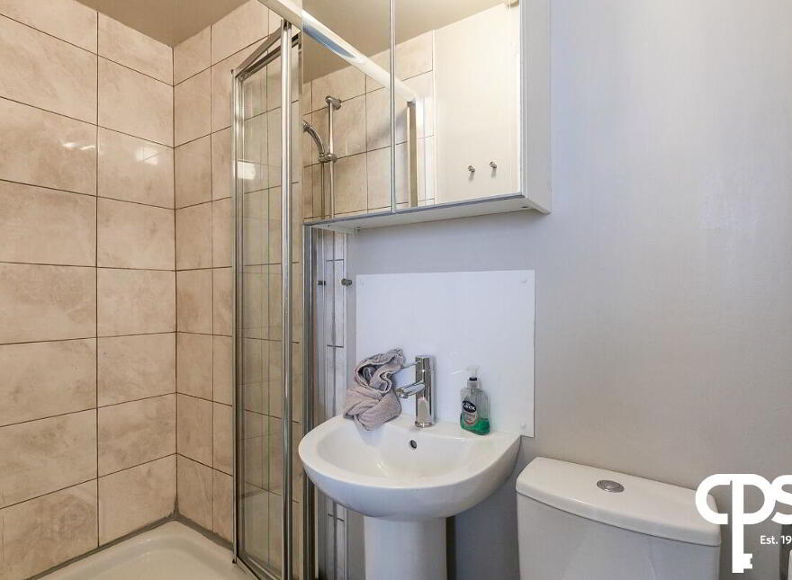 28 Wellesley Avenue, Belfast, BT9 6DG