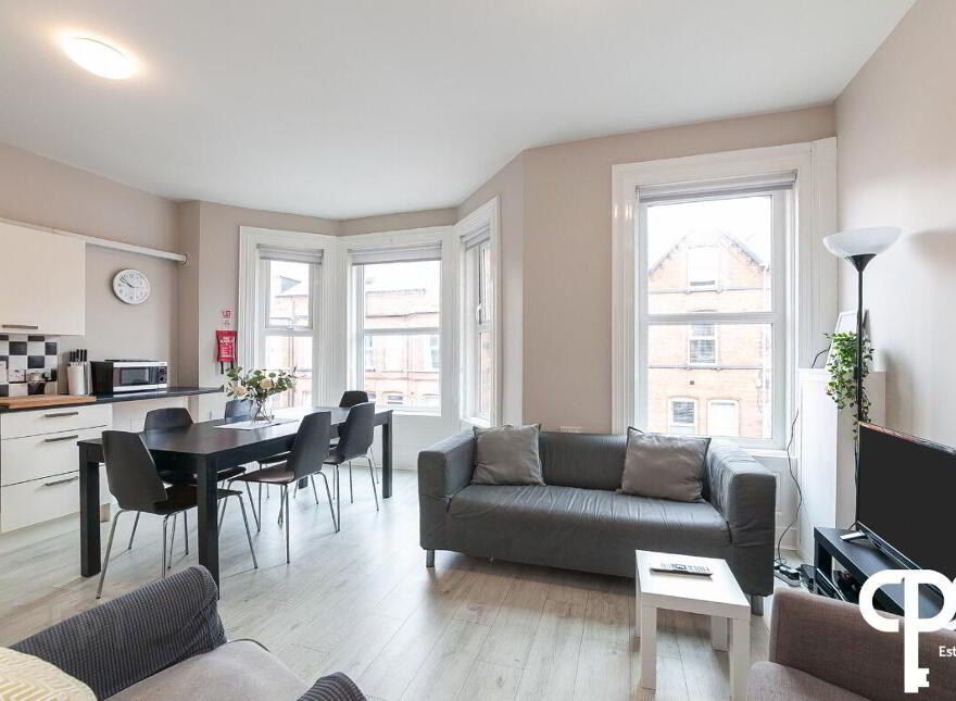 28 Wellesley Avenue, Belfast, BT9 6DG