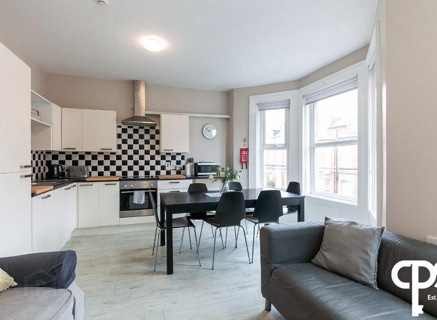 28 Wellesley Avenue, Belfast, BT9 6DG