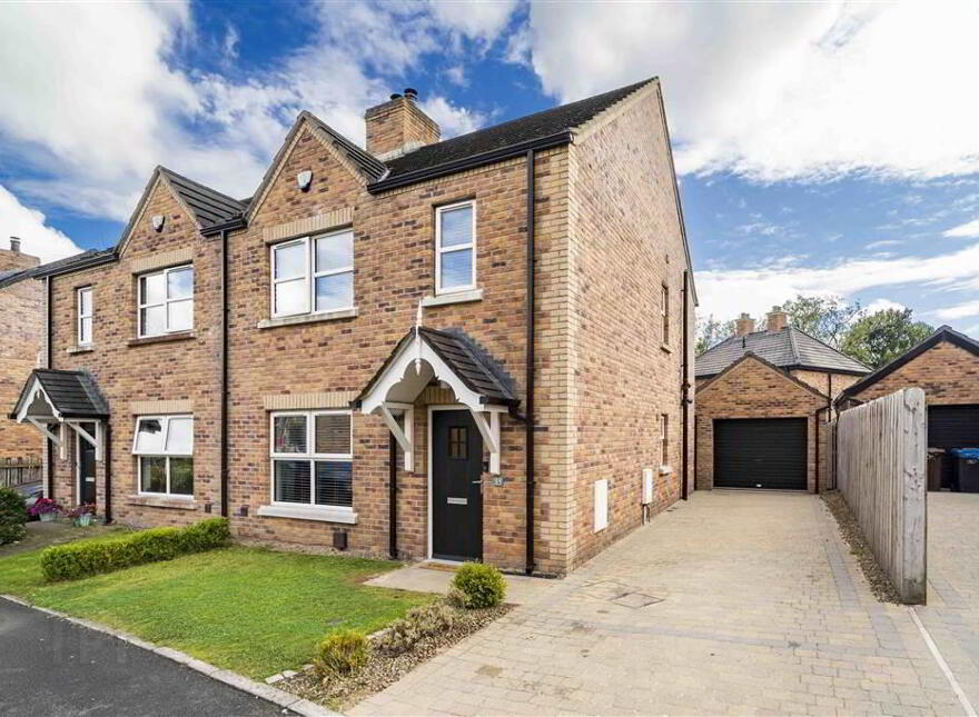 35 Belsize Meadows, Lisburn, BT27 4EH