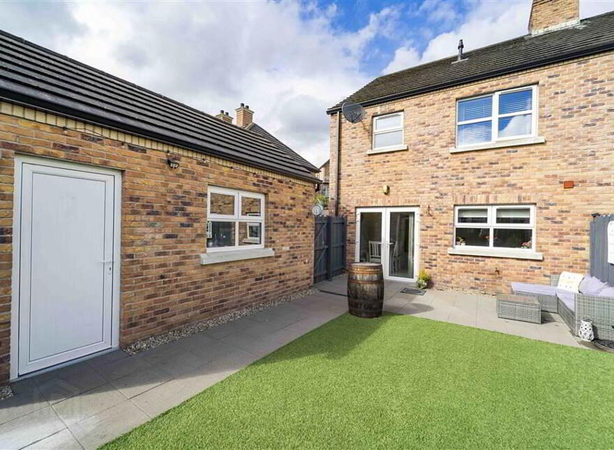 35 Belsize Meadows, Lisburn, BT27 4EH