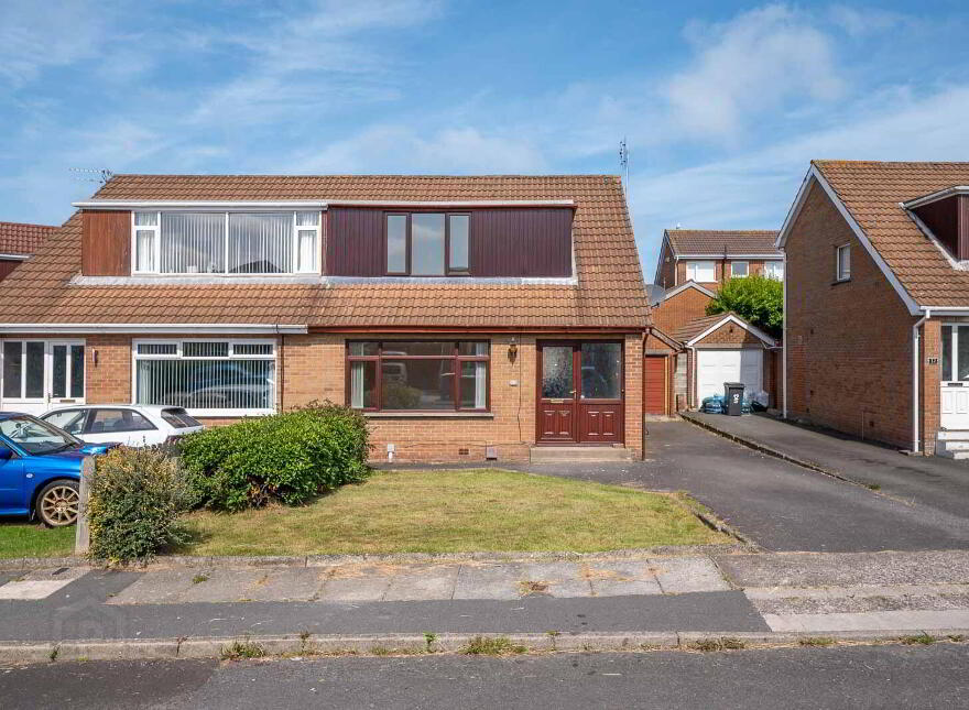 11 Cairnsville Park, Bangor, BT19 6EW photo