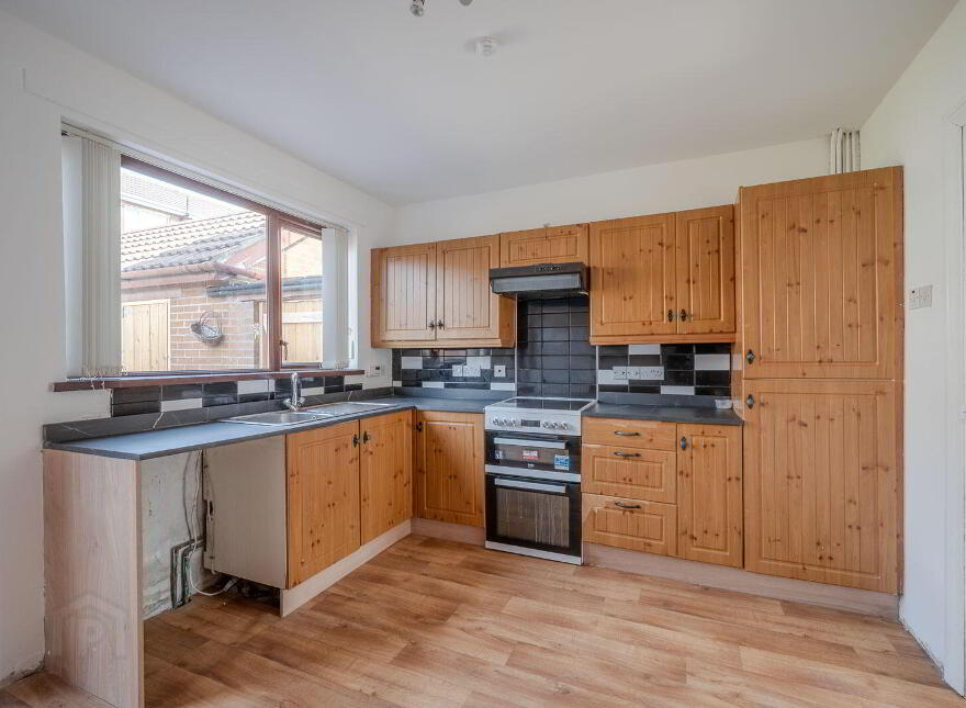 11 Cairnsville Park, Bangor, BT19 6EW