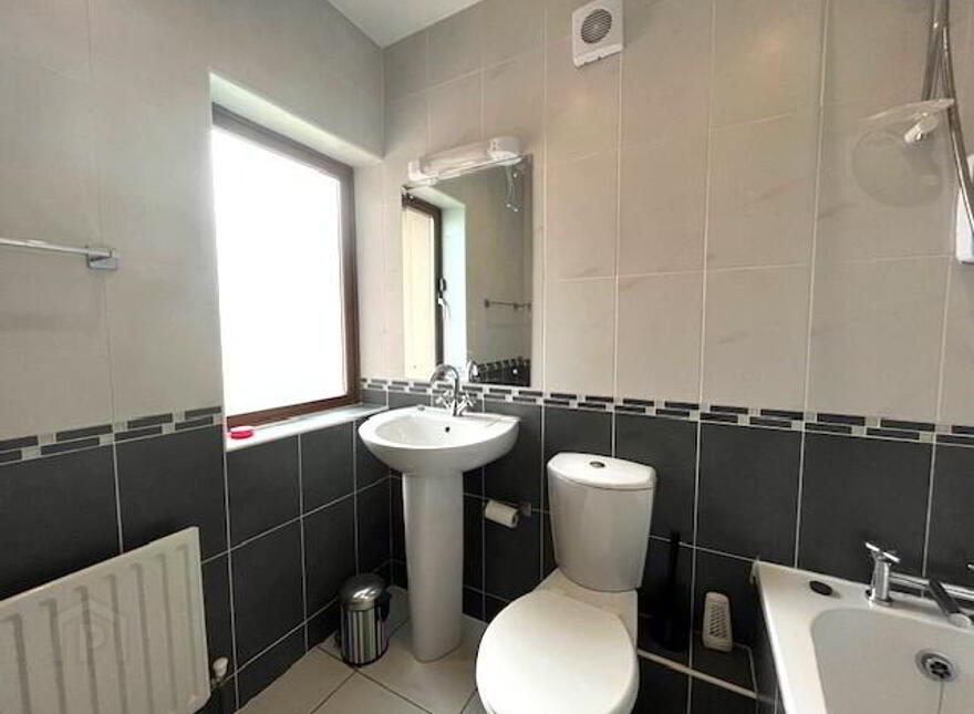 Castlefield Court, Knocklyon, Dublin, D16