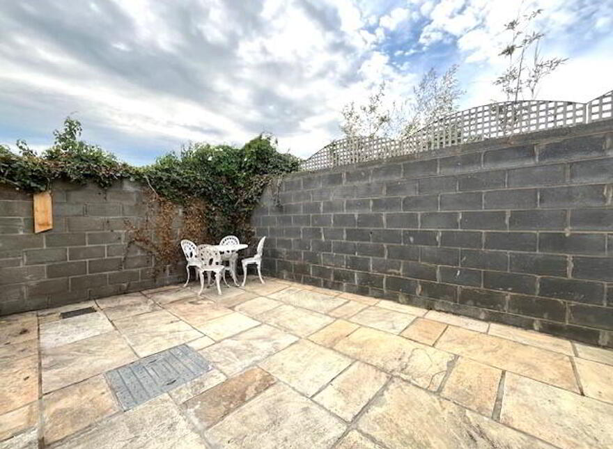 Castlefield Court, Knocklyon, Dublin, D16