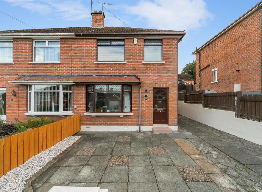 4 Lyndhurst Grove, Belfast, BT13 3PE