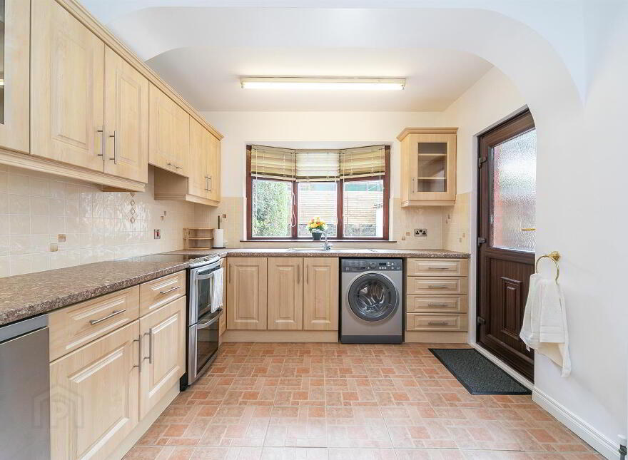 4 Lyndhurst Grove, Belfast, BT13 3PE