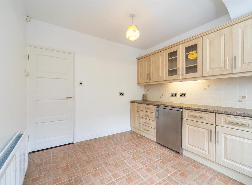 4 Lyndhurst Grove, Belfast, BT13 3PE