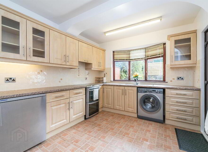 4 Lyndhurst Grove, Belfast, BT13 3PE