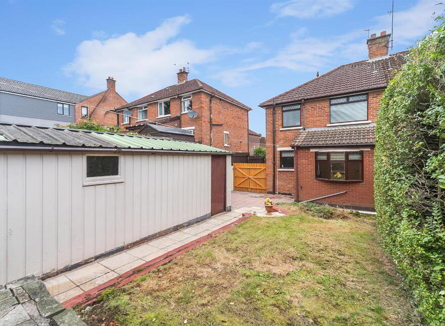 4 Lyndhurst Grove, Belfast, BT13 3PE