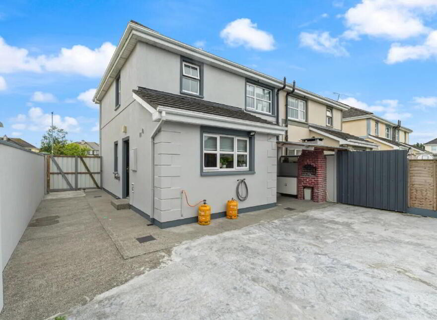 34 Elmwood, Claremorris, F12KX77