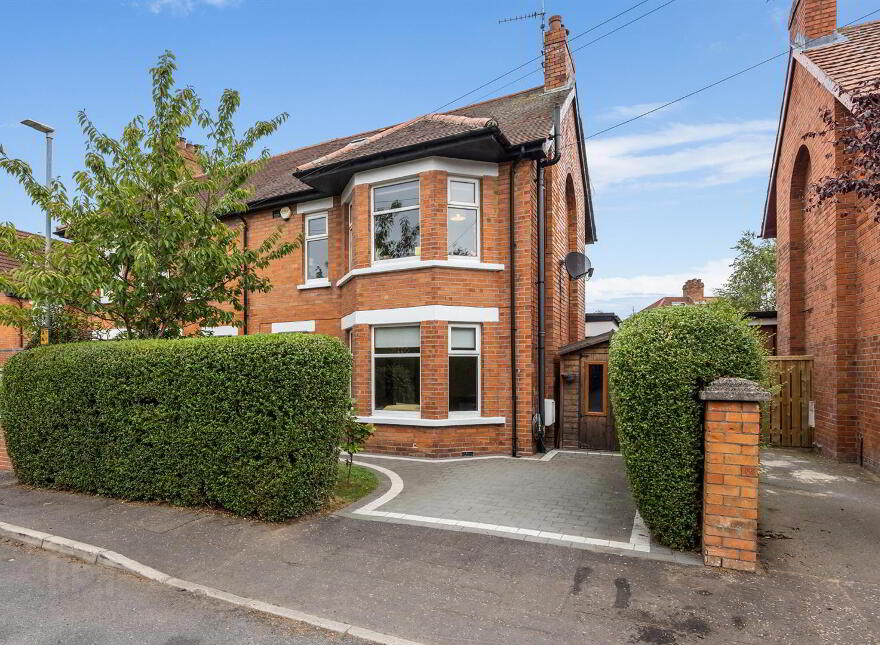 8 Kingsberry Park, Rosetta, Belfast, BT6 0HT photo