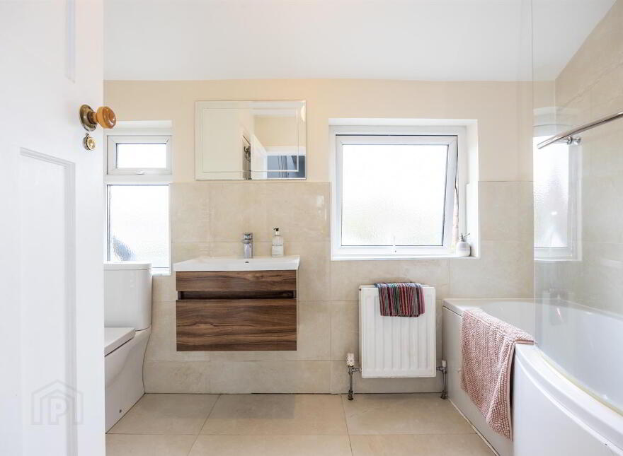 8 Kingsberry Park, Rosetta, Belfast, BT6 0HT