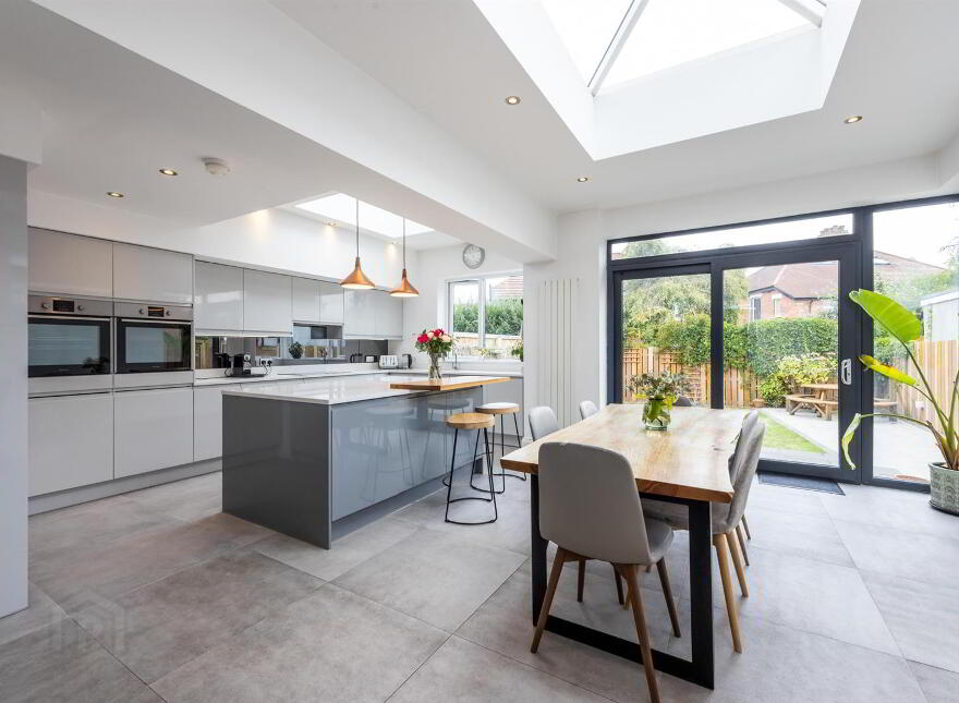 8 Kingsberry Park, Rosetta, Belfast, BT6 0HT