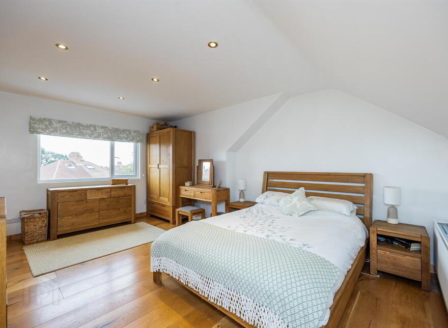 8 Kingsberry Park, Rosetta, Belfast, BT6 0HT
