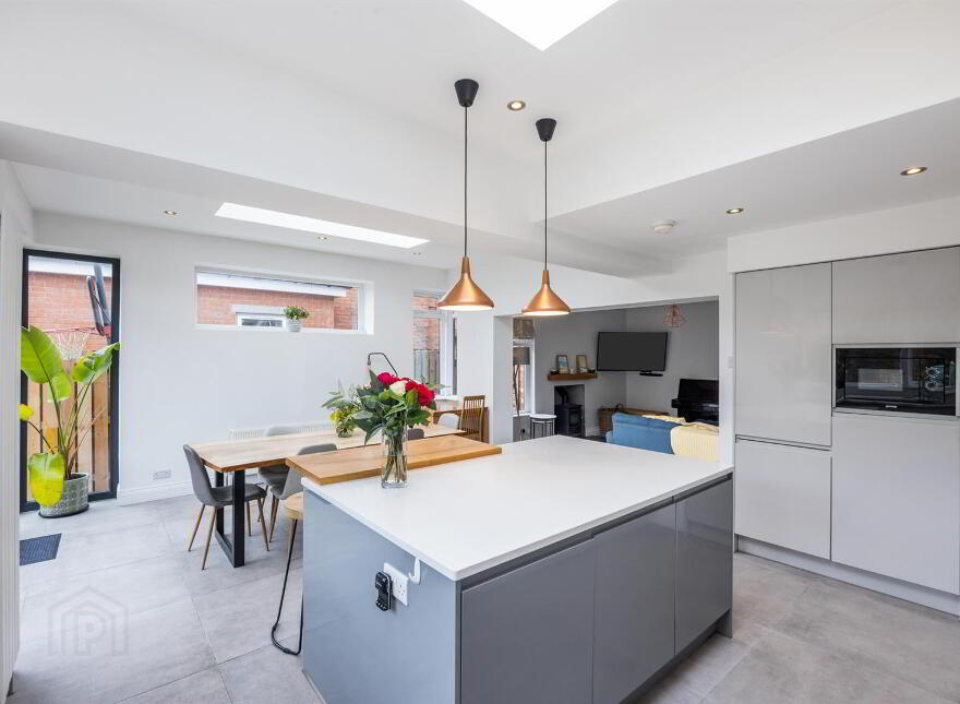 8 Kingsberry Park, Rosetta, Belfast, BT6 0HT