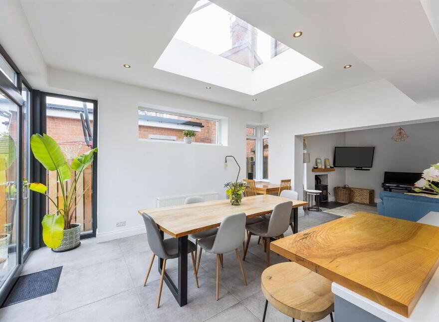 8 Kingsberry Park, Rosetta, Belfast, BT6 0HT