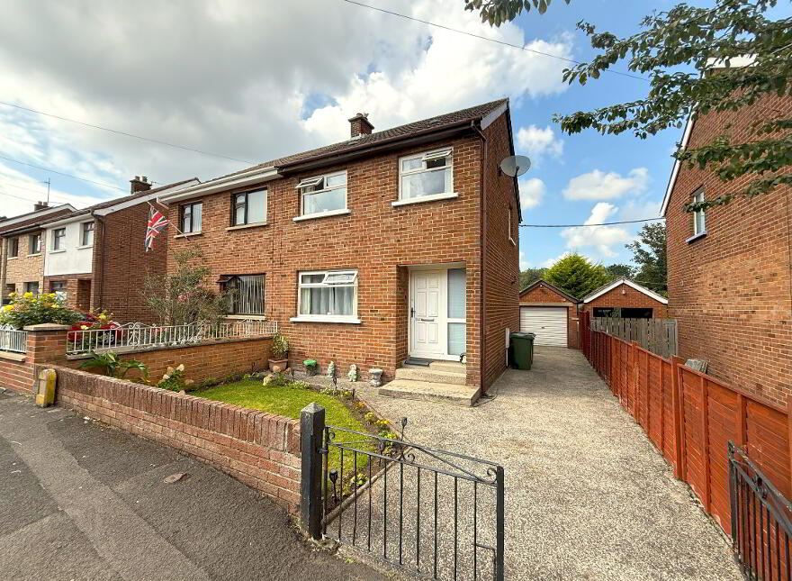 16 Mandeville Avenue, Lisburn, BT27 5AL photo